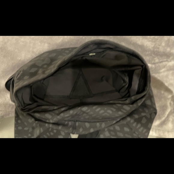 Lululemon Crop - Picture 3 of 5